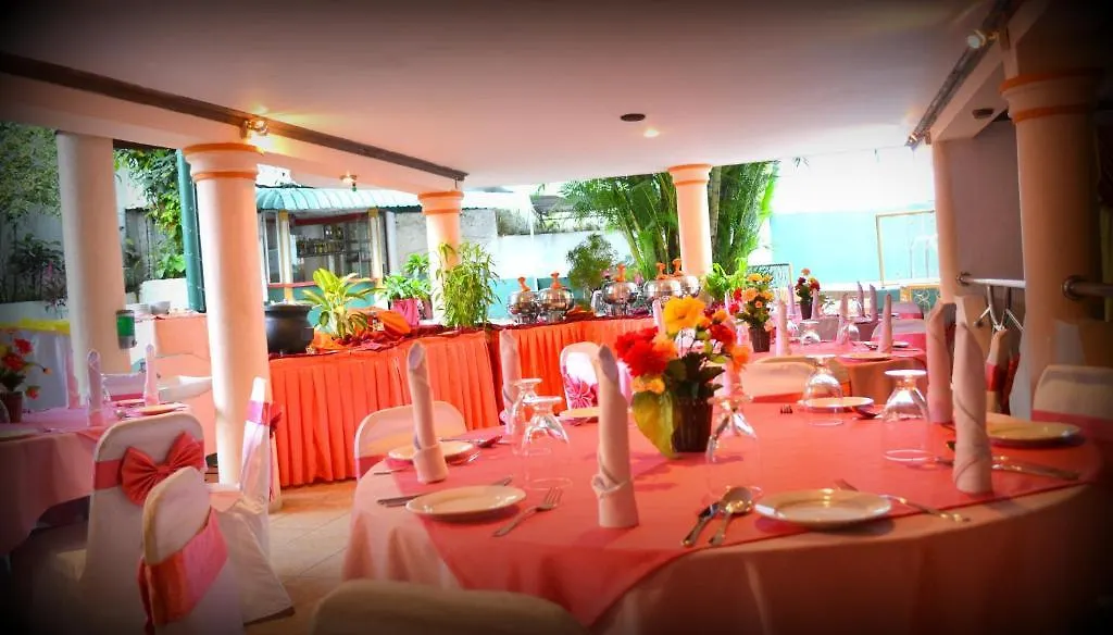 Hotel Sunrich, Kandy Hedeniya